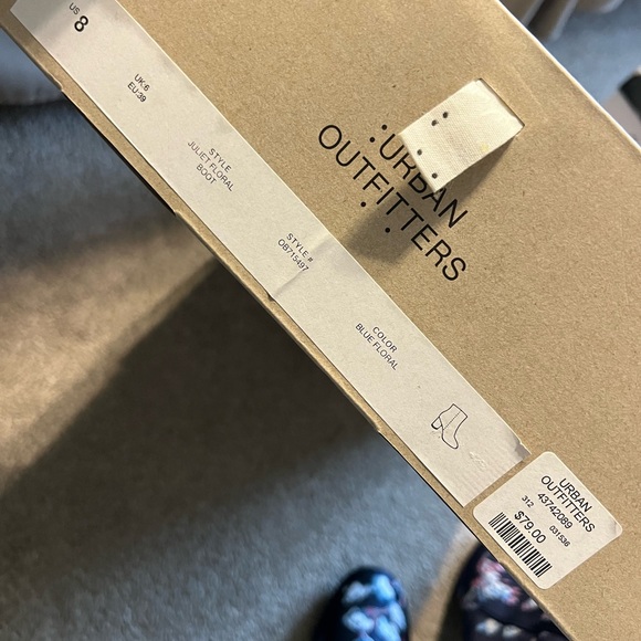 URBAN OUTFITTERS STITCHED BOOTIES 🌸👢 - Picture 3 of 5